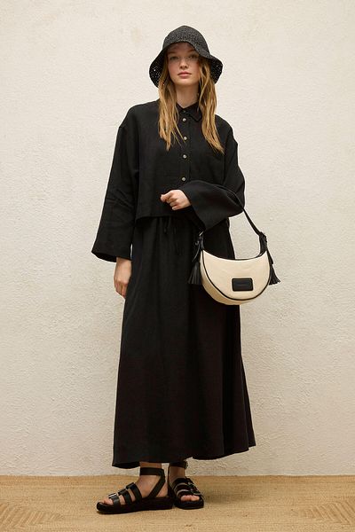 Manuka Schwarzes Leinen-Crop-Shirt – lange Ärmel