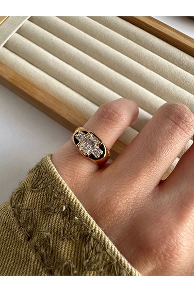 ringbox خاتم إصبع صغير من الحجر الذهبي