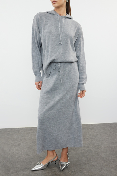 Trendyol Collection Szürke kötöttáru alsó-felső szett - kapucnis szoknya, TWOAW24AU00091