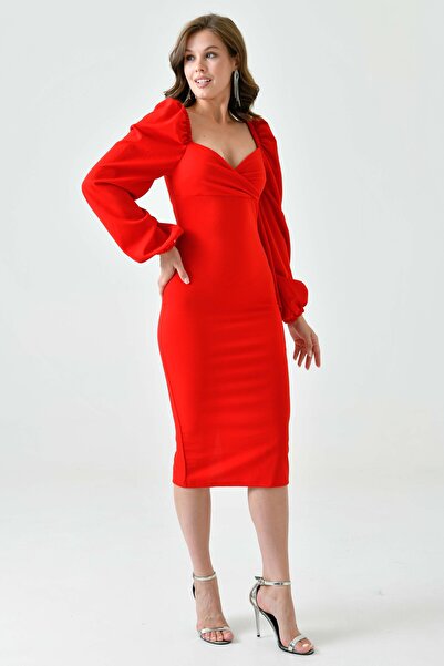 lovebox Kadın Kırmızı Krep Kumaş Kruvaze Yaka Göğüs Dekolte Ve Yırtmaç Detaylı Midi .abiye Elbise 581915