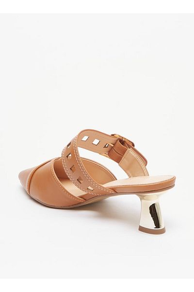 Flora Bella by Shoexpress حذاء مفتوح سهل الارتداء مزين بإبزيم وكعب سميك