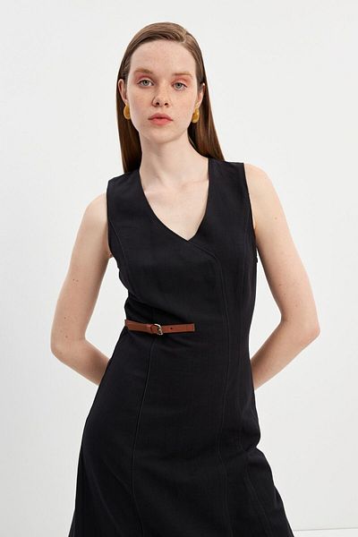 STELLA PULVIS Rochie midi din in - neagră, cu nervuri și detaliu curea