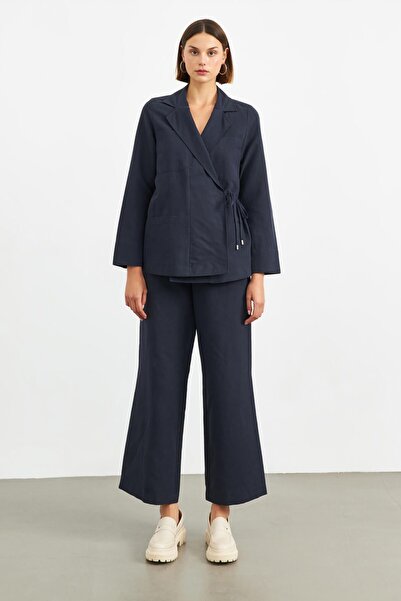 STELLA PULVIS سترة كتان مزدوجة الصدر غير مبطنة باللون الأزرق الداكن مع جيوب