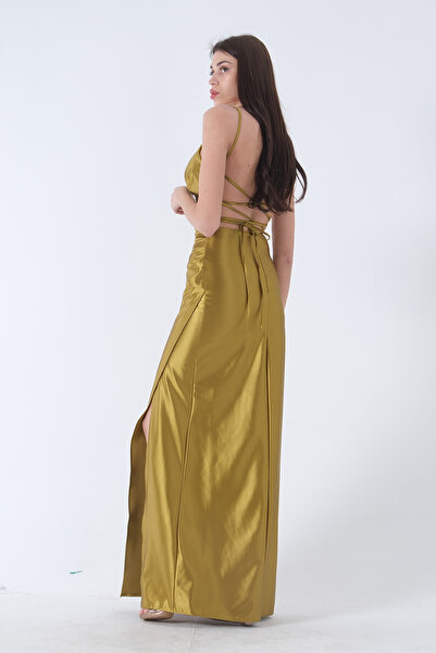 Feminist Sırt Dekolteli Yırtmaçlı Uzun Saten Abiye Elbise Fıstık 4522004