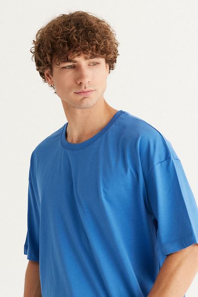 AC&Co / Altınyıldız Classics Pánské indigové oversize tričko volného střihu s výstřihem, 100% bavlna