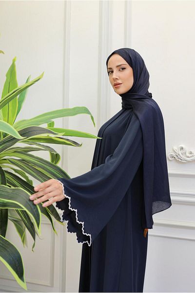 Nueny prive أكمام مطرزة ملفوفة