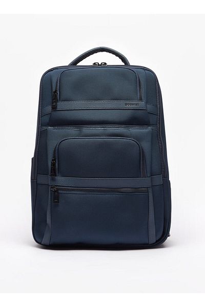 Duchini Textured Backpack with Zip Closure