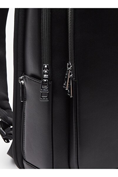 Duchini Solid Backpack with Adjustable Shoulder Straps and USB Port - W 29 x H 7.5 x D 39 cm