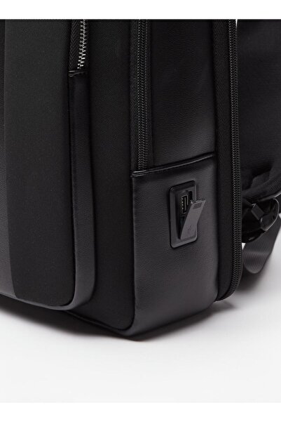 Duchini Solid Backpack with Adjustable Shoulder Straps and USB Port - W 29 x H 7.5 x D 39 cm