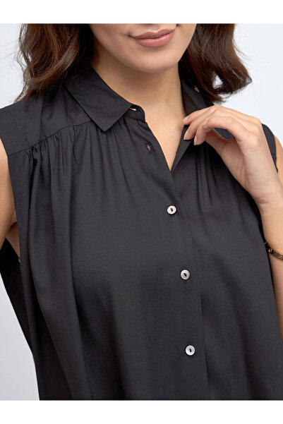 Dennis Lingo By Styli Sleeveless Casual Shirt with Buttons