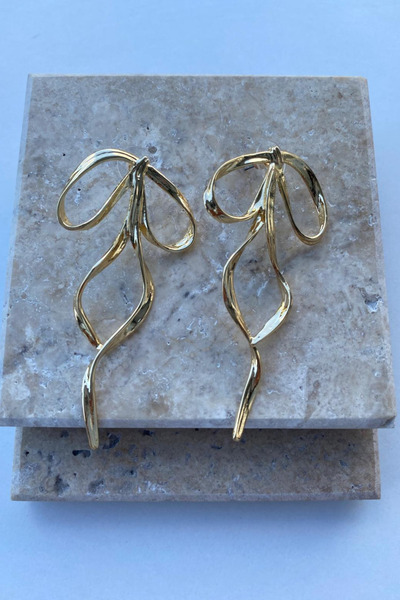 Jaida Moda Kadın Gold Sallantılı Fiyonk Figürlü Çivi Küpe