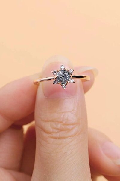 Sahira Jewelry Çiçek Model Tektaş Beyaz Taşlı Ayarlanabilir 14 K Rose Altın K...