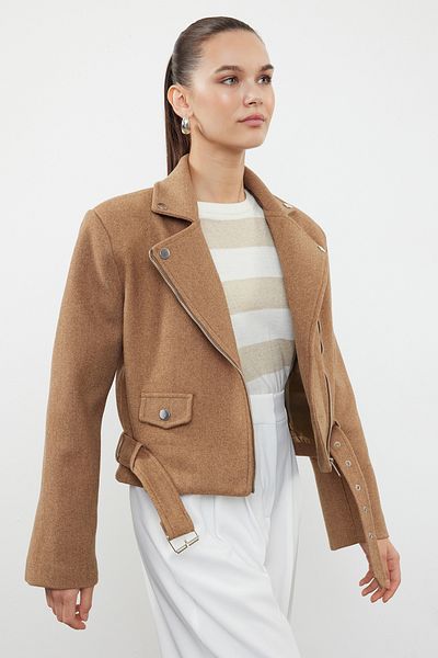 Trendyol Collection Dünne Bikerjacke in Nerzfarbe - Stempel, taillierte Form Twoaw25Mo00125