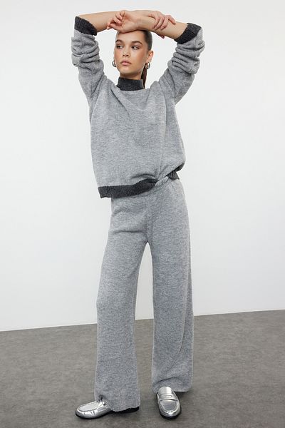 Trendyol Collection Szürke kötöttáru alsó-felső szett - széles szabású, boucle fonal TWOAW24AU00086