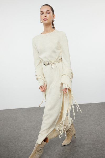 Trendyol Collection Μπεζ Maxi πλεκτό φόρεμα με απαλή υφή - Λεπτομέρεια περιτυλίγματος TWOAW25EL00013