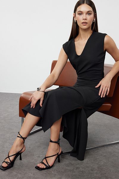 Trendyol Collection TWOSS24EL00513 Modell fekete Midi szőtt ruha