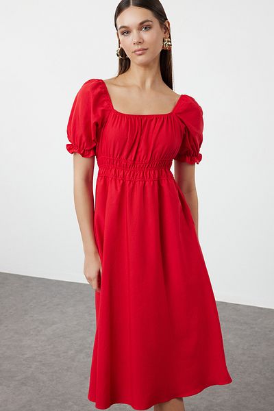Trendyol Collection Rotes, an der Taille geöffnetes, mit Ballonärmeln gefüttertes, gewebtes Midikleid TWOSS22EL1768