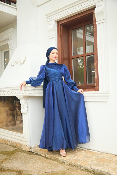 Hülya Keser فستان سهرة باللون الأزرق الداكن - نمط حجر الزهرة على الخصر