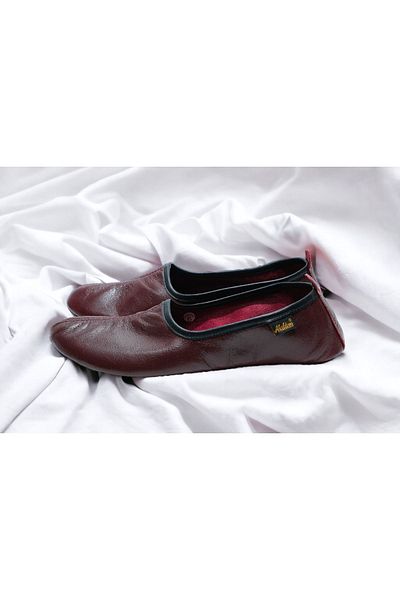 Akdam Claret Red Leather Hajj Umrah Tawaf and Home Shoes - 100%