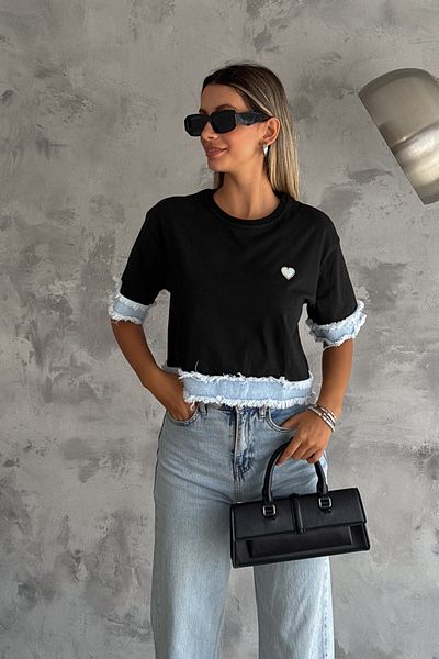 FEMELLE Tricou crop din bumbac brodat cu inimă neagră - mâneci și fustă cu detalii de blugi
