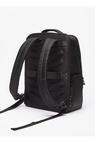 Duchini Textured Backpack with Zip Closure