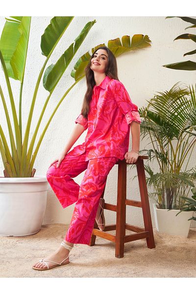 Sassafras By Styli قميص بطبعات زهور وأكمام قابلة للطي
