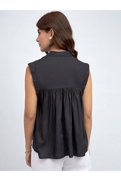 Dennis Lingo By Styli Sleeveless Casual Shirt with Buttons