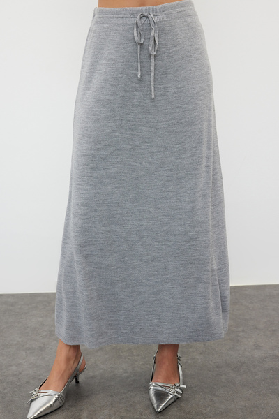 Trendyol Collection Szürke kötöttáru alsó-felső szett - kapucnis szoknya, TWOAW24AU00091