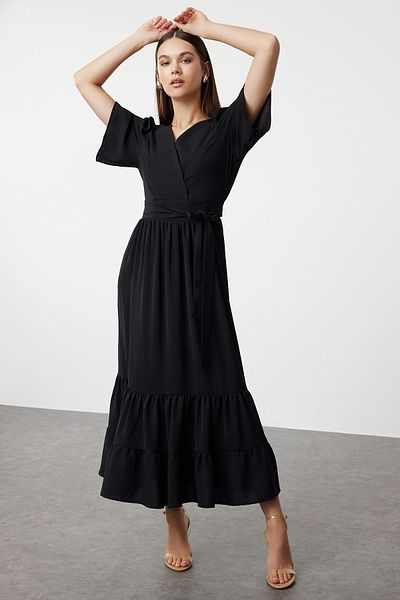 Trendyol Collection Μαύρο μίντι φόρεμα με διπλό γιακά και λεπτομέρεια στην πλάτη - Ζώνη, υφαντό, TWOSS23EL02164