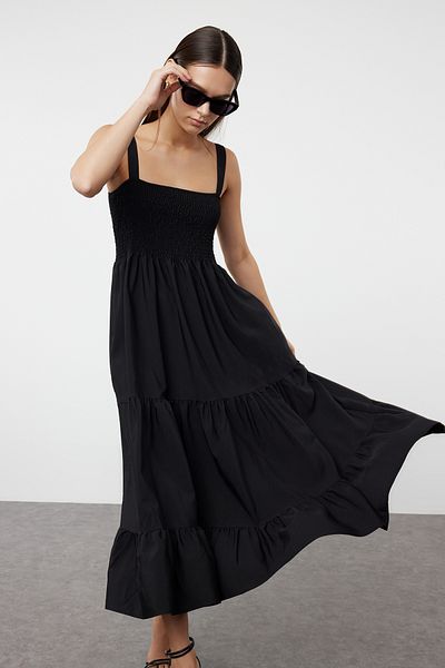 Trendyol Collection Μαύρο ίσιο φόρεμα Gipeli σε γραμμή Α με τετράγωνο γιακά με επένδυση TWOSS24EL01052