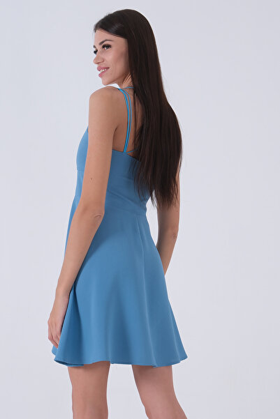 Feminist İnce Askılı Sırt Dekolteli V Yaka Kloş Abiye Elbise & Mezuniyet Elbisesi Bebe Mavi 0104026