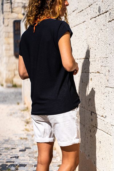 Güneşkızı Schwarze, selbststrukturierte, garnierte Freizeitbluse mit V-Ausschnitt für Damen Bst3379