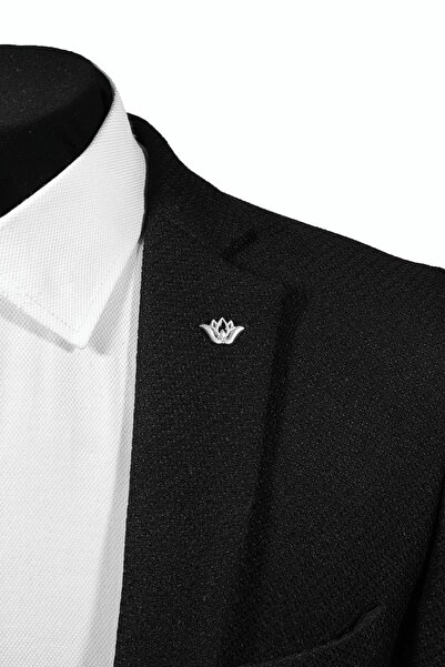 BLC Basic Line Co. Çiçek Figürlü Siyah Detaylı Gümüş Gri Renginde Yaka Iğnesi...