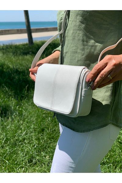 Deribag Geanta Femeie Crossbody Dimensiune Mica din Piele Veritabila Alb 21*16*7 Cm