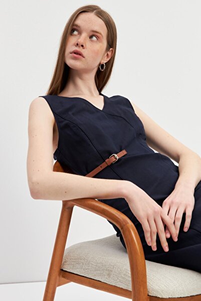 STELLA PULVIS Lacivert Biyeli Kemer Detaylı Keten Midi Elbise