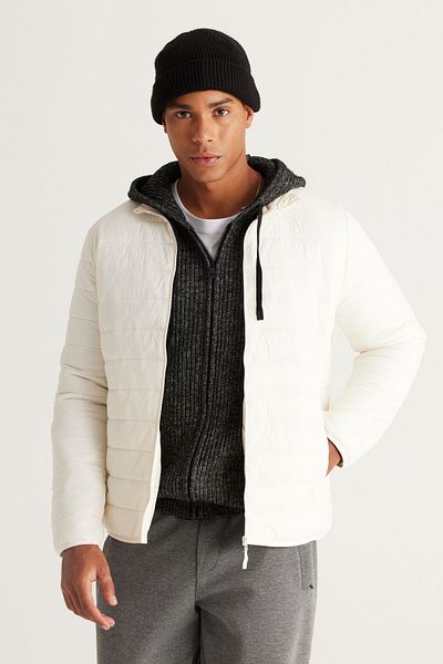 AC&Co / Altınyıldız Classics Warm Lightweight Standard Fit Fiber Filled Puffer Men's Coat with Windproof Portable Bag