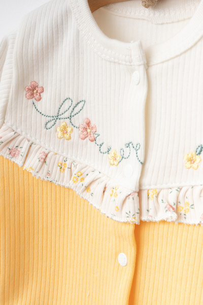 yukobaby bebeğiniz için en doğalı KIZ BEBEK FLOWER NAKIŞLI 10'LU YENİDOĞAN HASTANE ÇIKIŞI KUTULU ZIBIN SETİ YKFLWRGY