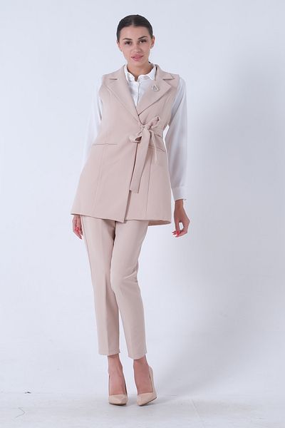Feminist Stone Colored Heart Brooch 3-Piece Shirt-Vest-Pants Set -4595036