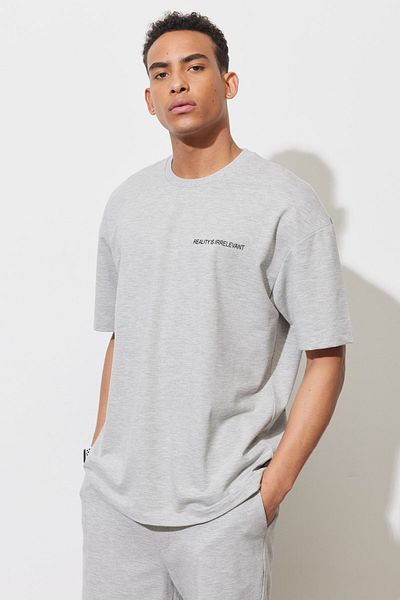 AC&Co / Altınyıldız Classics Grau meliertes, locker geschnittenes, locker geschnittenes Baumwoll-T-Shirt mit Rundhalsausschnitt für Herren