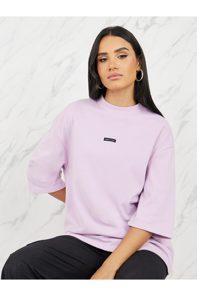 Styli تي شيرت طويل بياقة عالية وتفاصيل رقعة وأكمام بطول 3/4