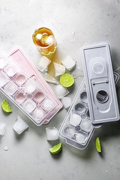 Trouvaille 12 Compartment Practical Silicone Bass Finger Ice Mold - With Cover, Non-Stick