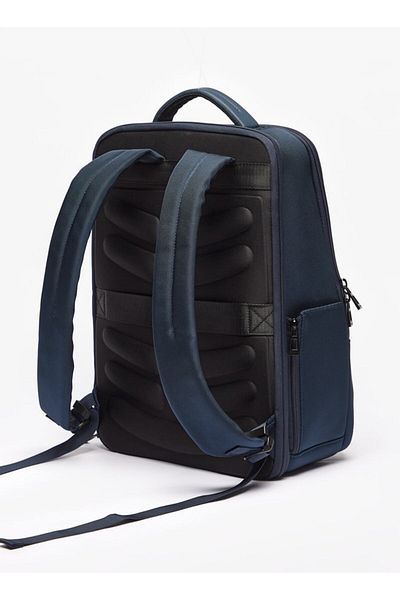 Duchini Textured Backpack with Zip Closure