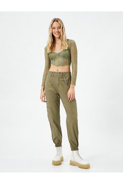 Koton Jogger-Hose aus Gabardine mit Kettendetail, Taschen und elastischem Bund