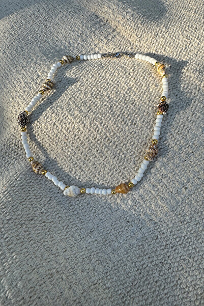 M Miel Kadın Deniz Kabuğu Detaylı Kolye