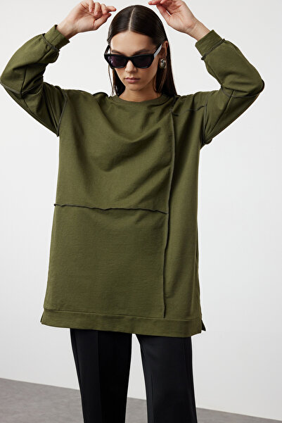 Trendyol Modest Πλεκτό μπλουζάκι μεγάλου μεγέθους - Χακί, με ραβδώσεις λεπτομερές TCTSS22TW0002