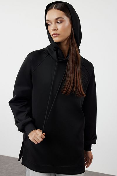 Trendyol Modest Schwarzes Kapuzensweatshirt aus Scuba-Stoff - TCTAW24TW00002