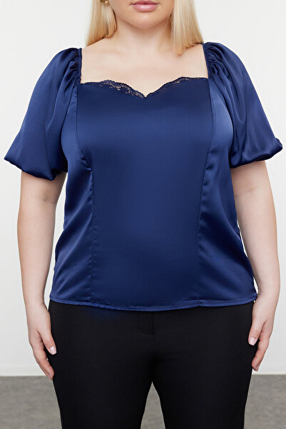 Trendyol Curve Атласна блузка великого розміру темно-синього кольору TBBSS24AF00104