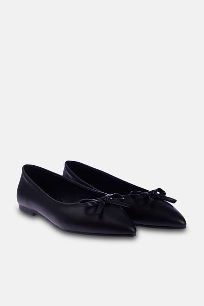 TRENDYOL SHOES Schwarze Ballerinas mit spitzer Spitze für Damen - Schleife TAKSS24BE00007