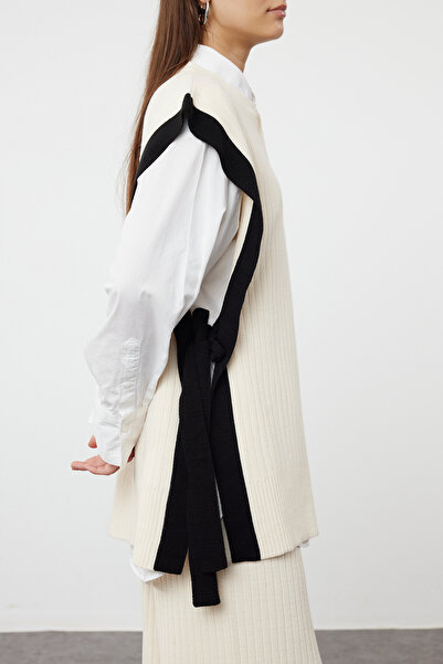 Trendyol Modest Σετ γιλέκο και παντελόνι Stone Color Blocked - Λεπτομέρεια με σχισμή TCTAW24US00087