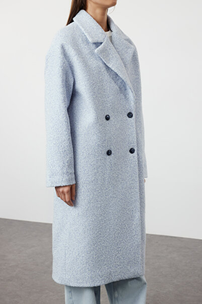 Trendyol Collection Baby Blue oversize široký plyšový kabát TWOAW25KB00012